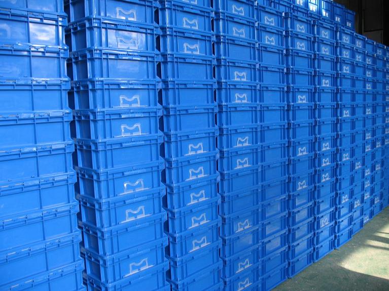 上海藍色物流箱與塑膠箱的產業鏈解析 從塑料制品到貿易樞紐